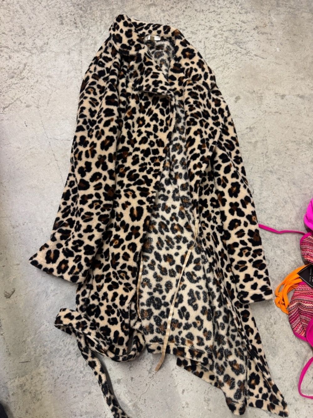 Leopard Print Robe - Soft LIKE NEW - Long Outerwear - Size Medium